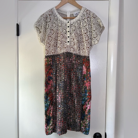 Beguile by Byron Lars Lace Study Sheath Dress Sz 6 Button Front Ivory Black Pink - Picture 3 of 13